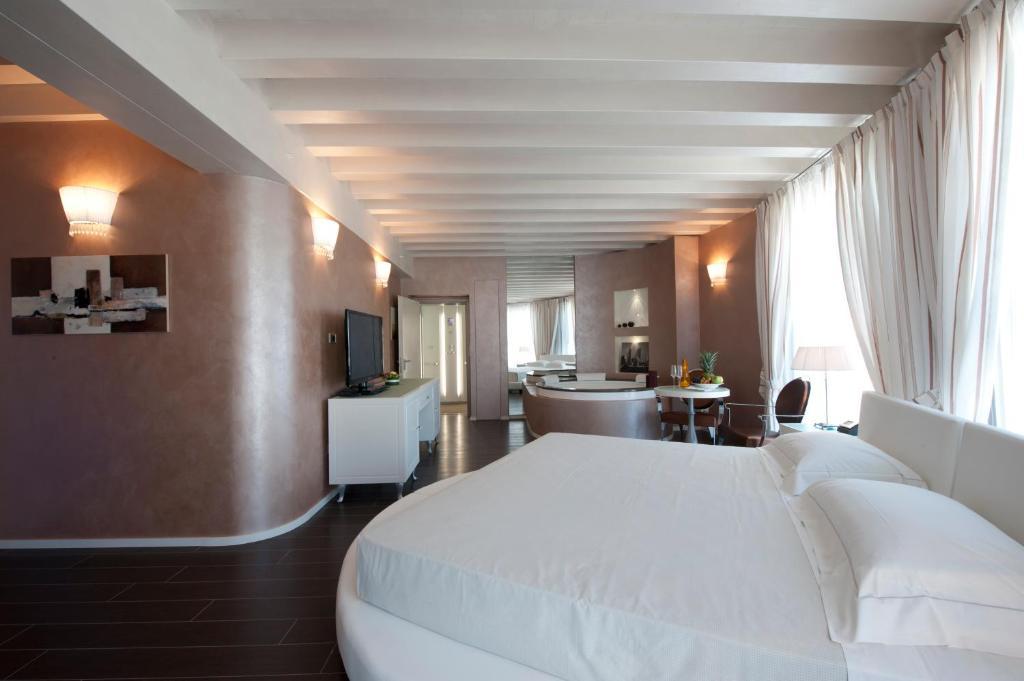 Hotel Morgana Rodengo-Saiano الغرفة الصورة
